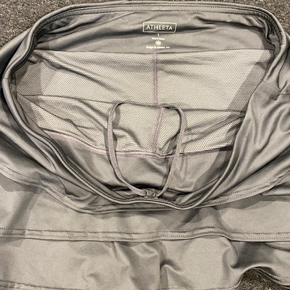 Athleta Charcoal Gray Tiered 14” Skort EUC - Picture 9 of 12